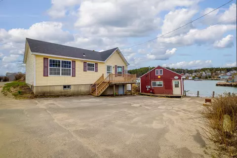 3 Andys Rd, Stonington, ME 04681