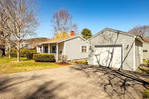5 Rawson Ave, Camden, ME 04843