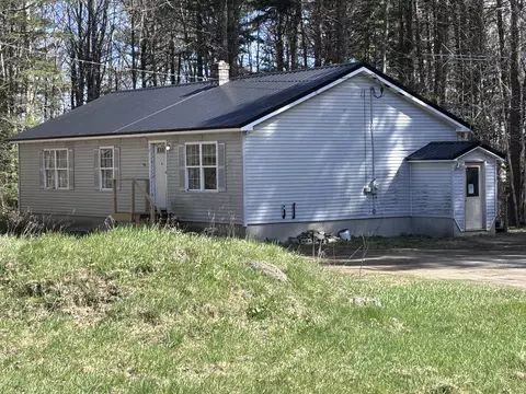 642 Stream Rd, Winterport, ME 04496