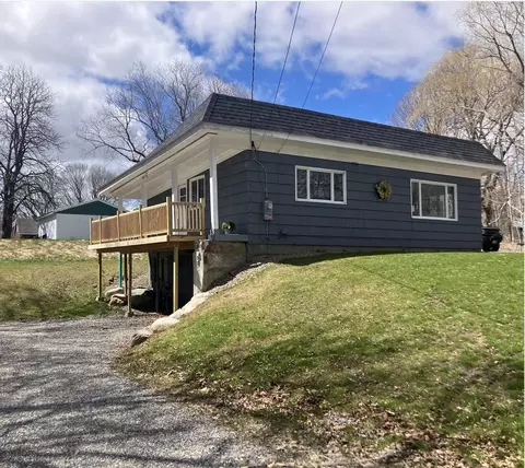 120 Rankin St, Rockland, ME 04841