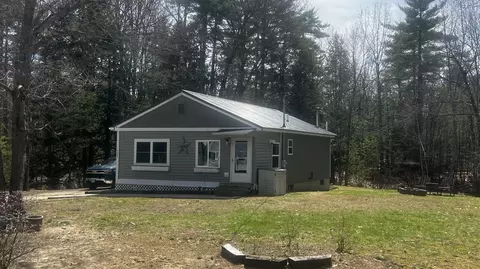 122 Fairview Dr, North Waterboro, ME 04061