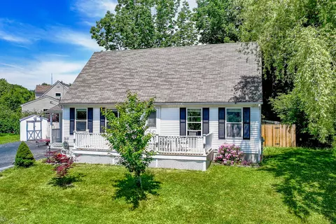 15 Nevelson St, Rockland, ME 04841