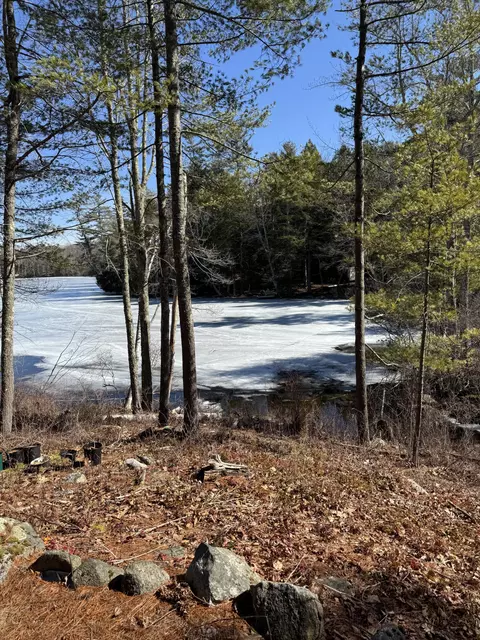 25 Rocky Cove Ln, Hope, ME 04847