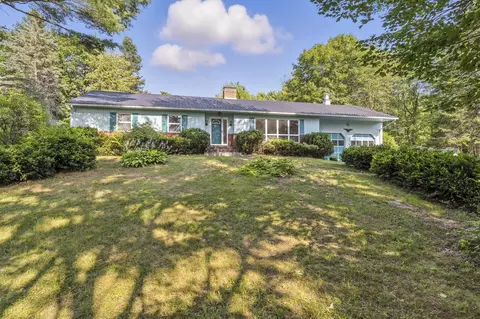 18 Martin Hts, Raymond, ME 04071