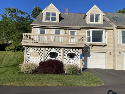 15 Village Ct #5, Boothbay Harbor, ME 04538