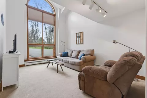 Living - 556 Main St, Wayne, ME 04284 photo 2 of 11