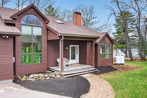 Exterior - 556 Main St, Wayne, ME 04284 photo 3 of 25
