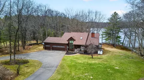 Exterior - 556 Main St, Wayne, ME 04284 photo 1 of 25