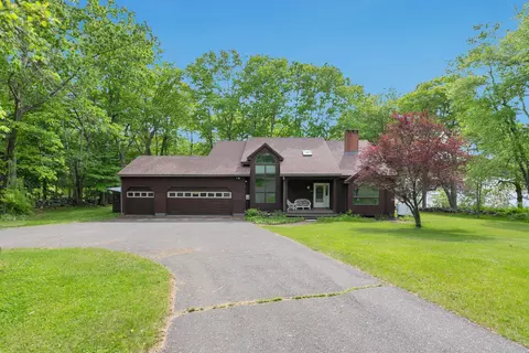 Exterior - 556 Main St, Wayne, ME 04284 photo 1 of 26