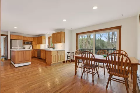 Dining - 556 Main St, Wayne, ME 04284 photo 1 of 2