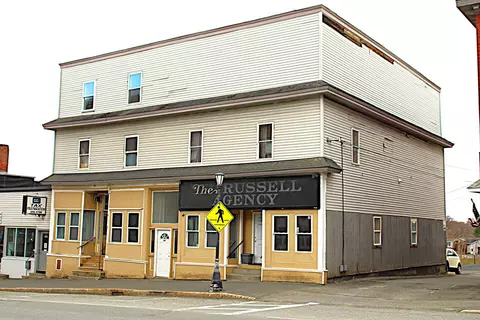 69 Main St, Madison, ME 04950