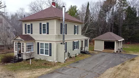 96 Houlton Rd, Island Falls, ME 04747