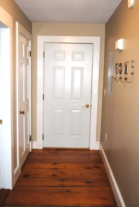 Entry Way - 20 Oak Grove Ave #4, Bath, ME 04530 photo 2 of 2