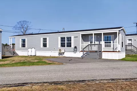 66 Scarponi Dr, Brunswick, ME 04011