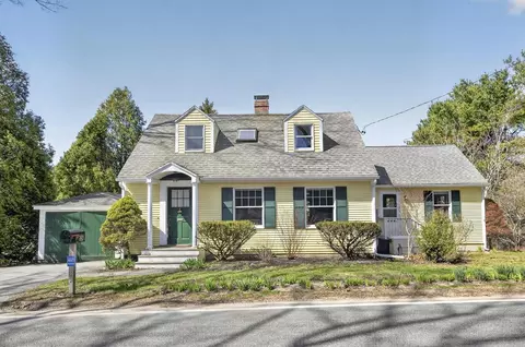 387 Mitchell Rd, Cape Elizabeth, ME 04107