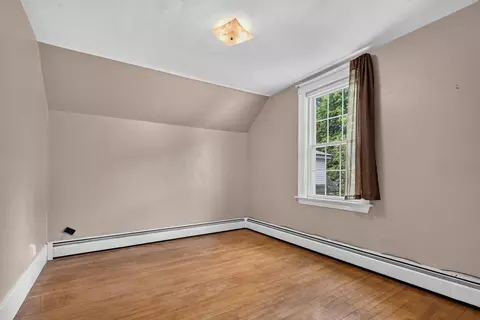 Bedroom - 346 Penobscot Ave, Millinocket, ME 04462 photo 3 of 6