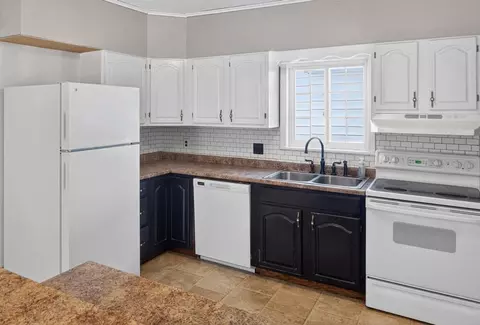 Kitchen - 346 Penobscot Ave, Millinocket, ME 04462 photo 3 of 5
