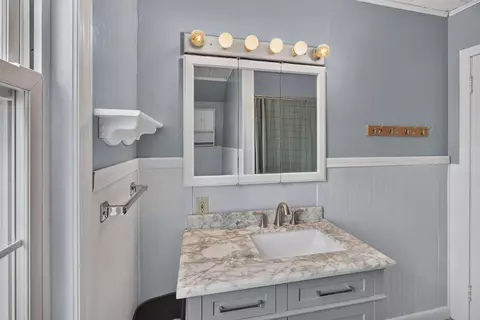 Bath - 346 Penobscot Ave, Millinocket, ME 04462 photo 2 of 3
