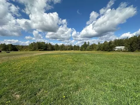 3 Meadow Ln, Jackman, ME 04945