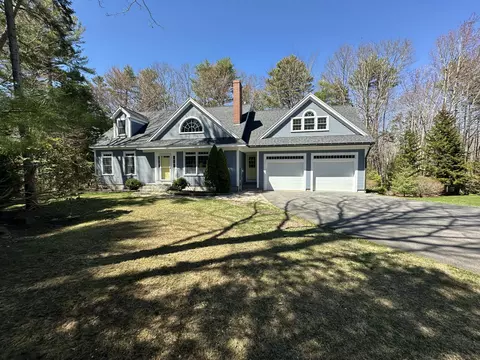 18 Cottagewood Ln, Kennebunk, ME 04043