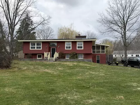 296 Howard St, Bangor, ME 04401