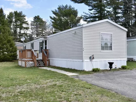 54 Larry Ln, Brunswick, ME 04011