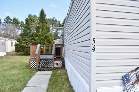 54 Larry Ln, Brunswick, ME 04011