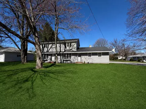 36 Pineland St, Lewiston, ME 04240