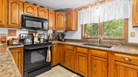 Kitchen - 139 Five Rd, Carmel, ME 04419 photo 2 of 6