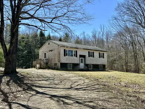 511 Whitefield Rd, Pittston, ME 04345