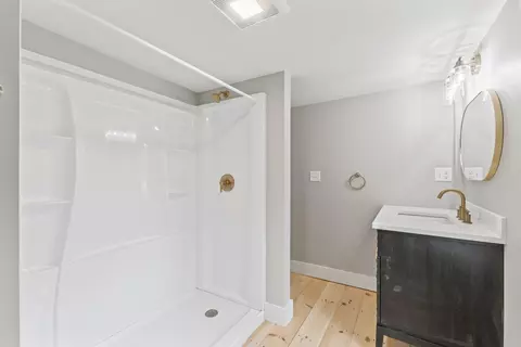 Bath - 107 Berwick Rd, Berwick, ME 03901 photo 4 of 6