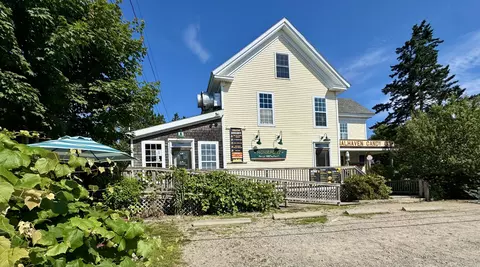 62 W Main St, Vinalhaven, ME 04863