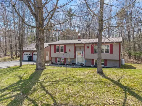134 Ell Pond Rd, Wells, ME 04090
