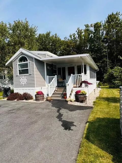 1 Seacoast Ln #50, Old Orchard Beach, ME 04064