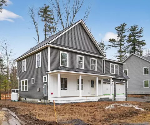 41 Lochwood Dr, Gorham, ME 04038