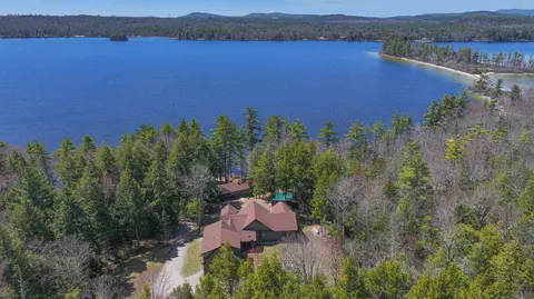 148 Meadowbrook Ln, Naples, ME 04055