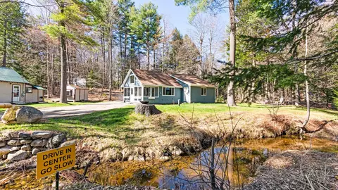 510 Sunflower Ln E, Sidney, ME 04330
