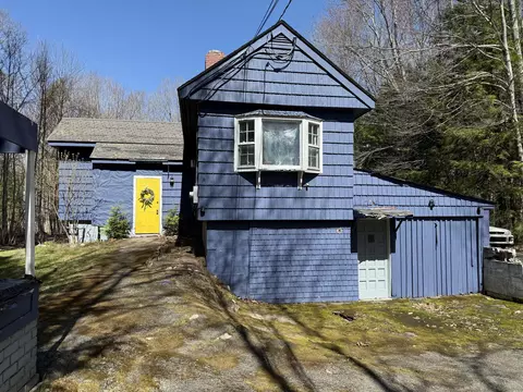 21 Curtis Rd, Freeport, ME 04032