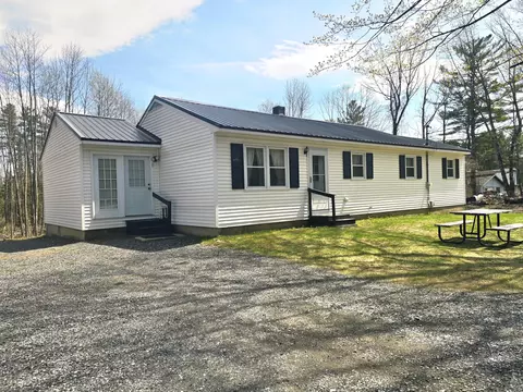 278 Middle Rd, Oakland, ME 04963