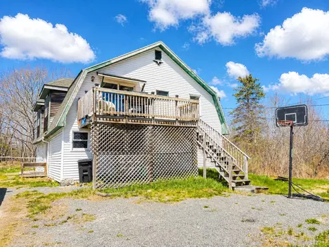 16 Infant St, Ellsworth, ME 04605