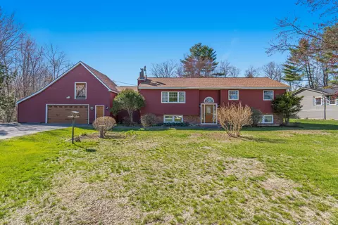 64 Annabessacook Dr, Winthrop, ME 04364