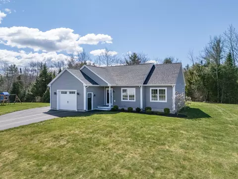 33 Meredith Dr, Windham, ME 04062