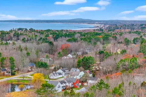 4 Ephraim Tyler Way #4, Kennebunk, ME 04043