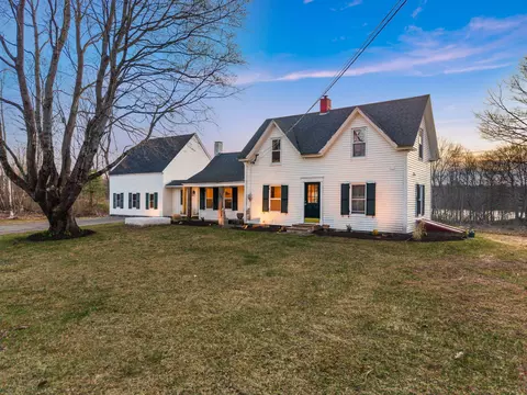 767 Main St, Bradley, ME 04411