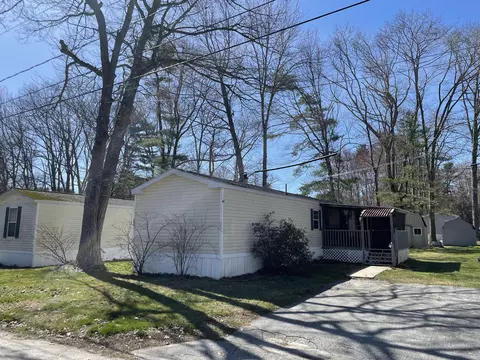 31 Primrose Ln, Brunswick, ME 04011