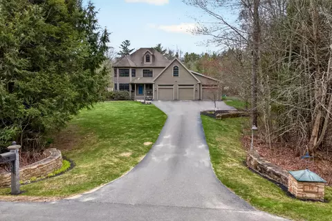 19 Woodfield Dr, Scarborough, ME 04074