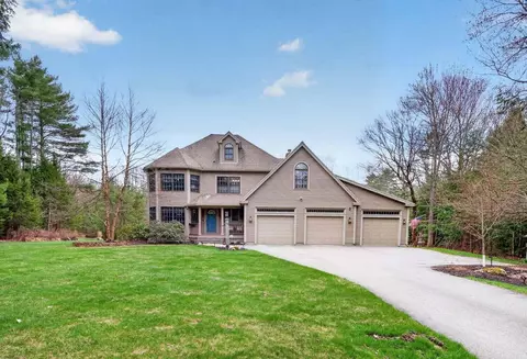19 Woodfield Dr, Scarborough, ME 04074