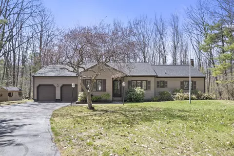 24 Bluestone Ln, York, ME 03909