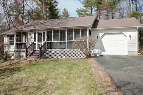 26 Deer Trail Ln, Berwick, ME 03901