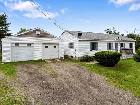 116 New County Rd, Rockland, ME 04841